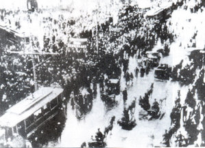 Cuộc tổng bãi công ở Pê -tơ - rô - grát tháng 2 - 1917